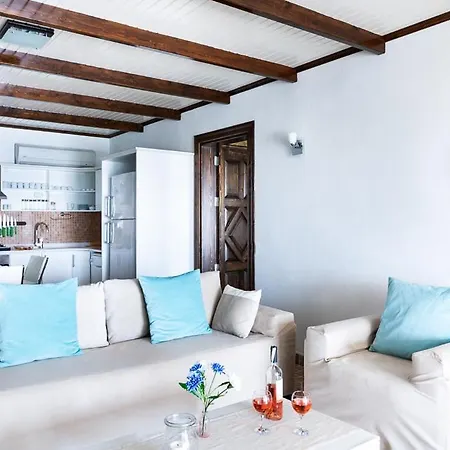 Sleeps 4 Pool Air Con Wifi Bugus