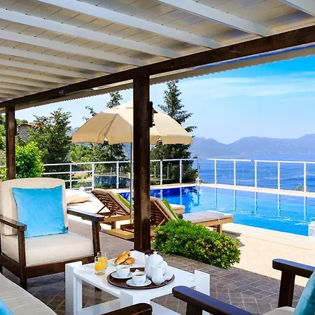 Sleeps 4 Pool Air Con Wifi * Bugus